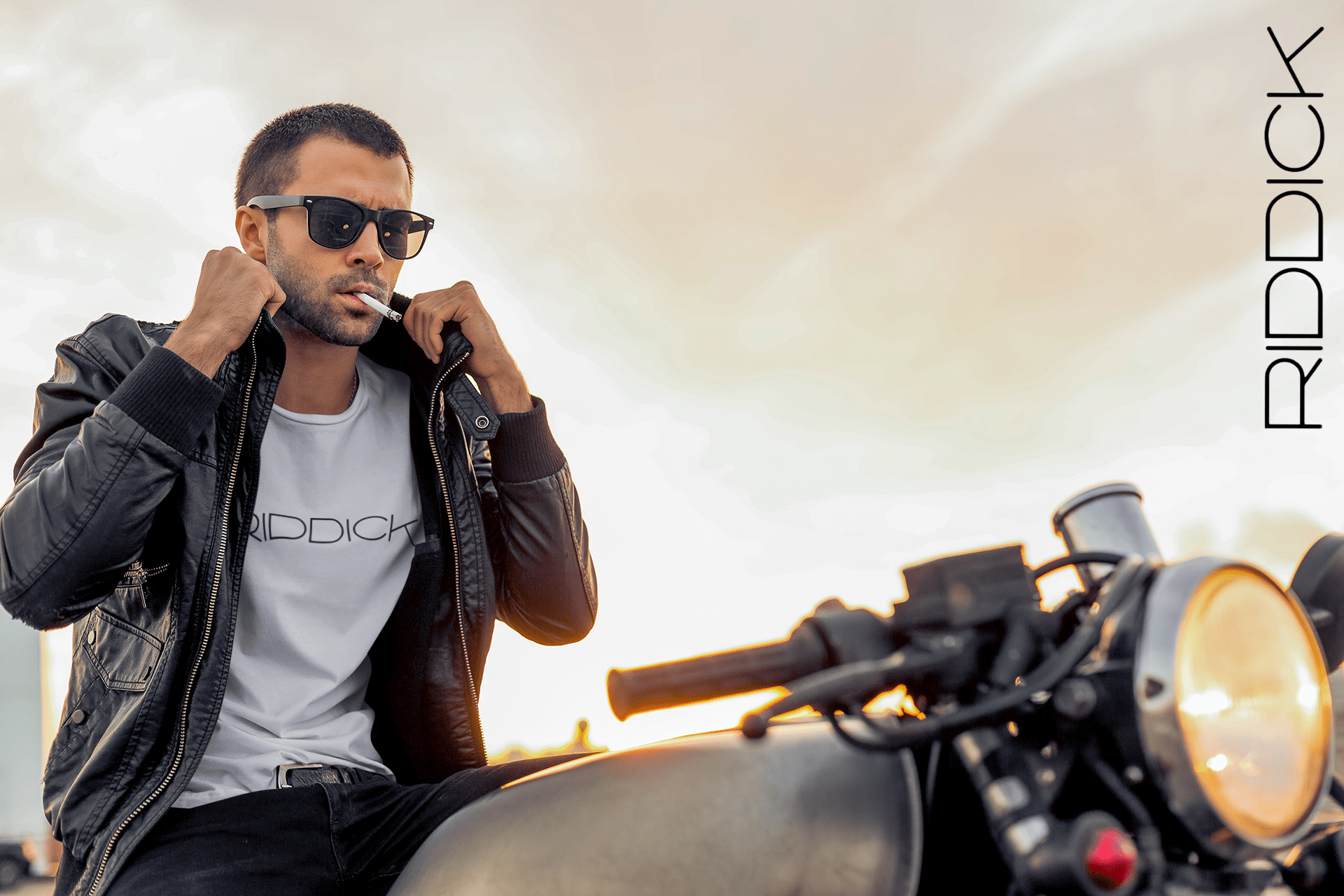 RIDDICK TEES - Riddick Shoes T-Shirt Riddick Shoes