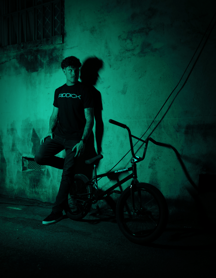 RIDDICK TEES - Riddick Shoes T-Shirt Riddick Shoes